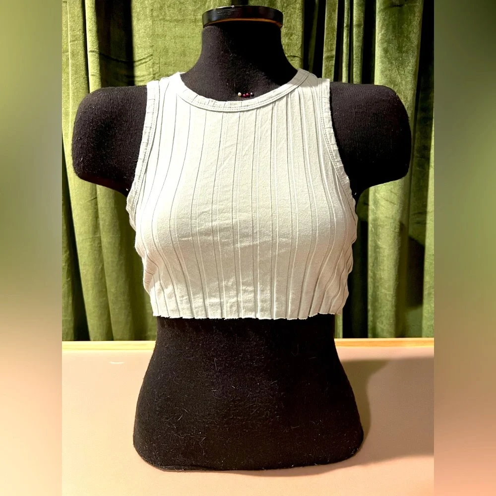 White Ribbed Crop Top - Picture 1 of 3